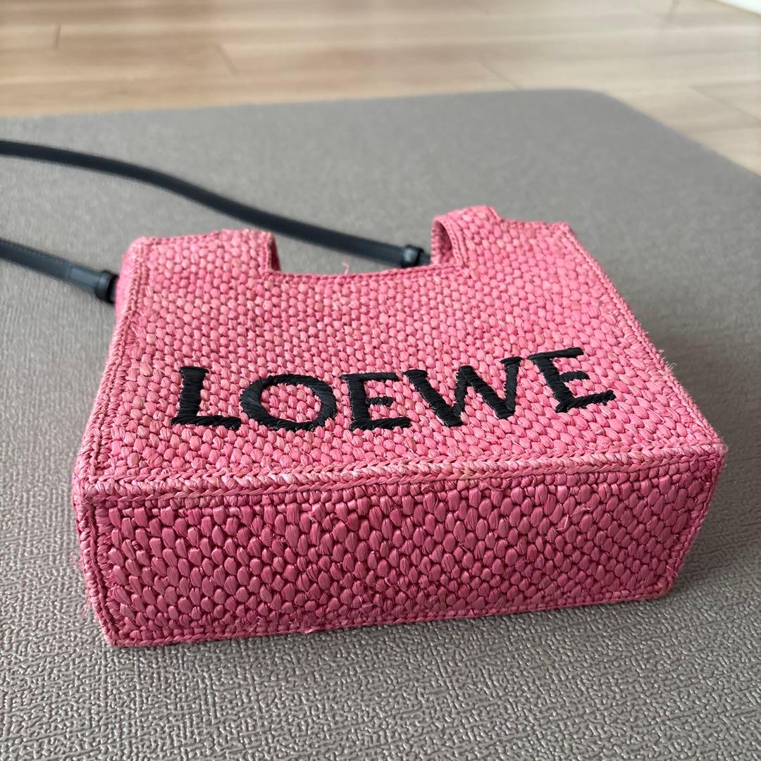 LOEWE フォントトート サンセットピンク ラフィア ロゴ かごバッグ