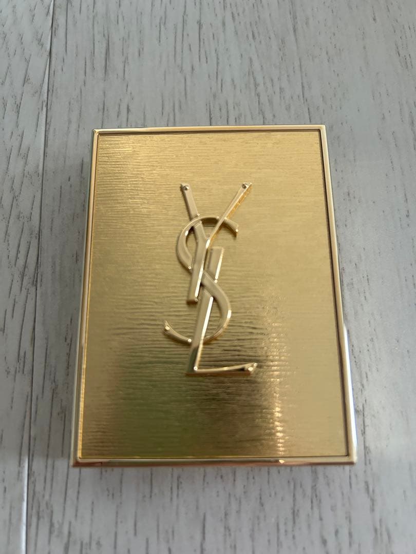 『イブサンローラン』クチュールミニクラッチ 025 アイシャドウ 2025 限定