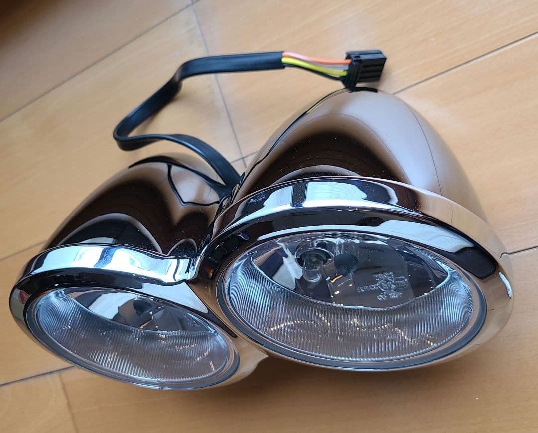 ハーレーFXDFSE純正ヘッドライト　ダブルライト