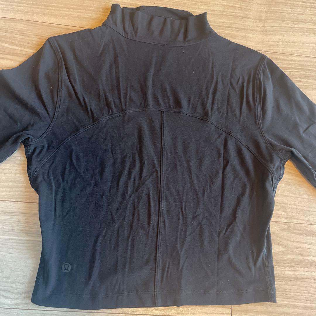 【即完売品】Lululemon クロップ　カットソー　ハイネック　サイズ6
