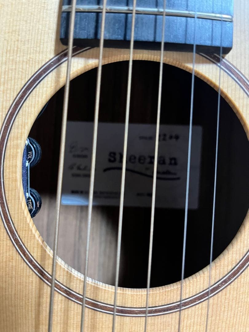 【Lowden】　エドシーラン　アコースティックギター