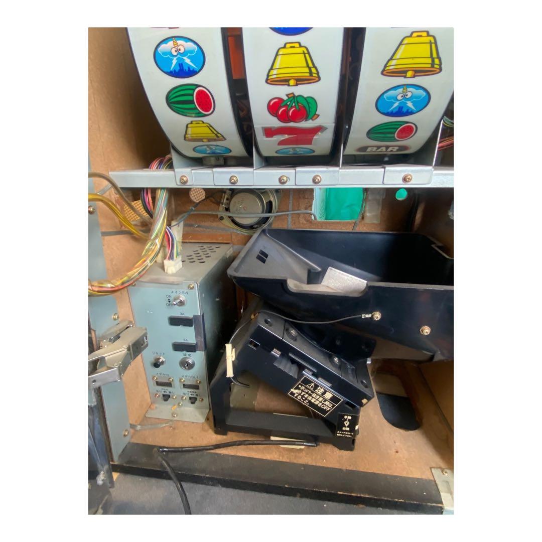 ⭐️パチスロ実機　サンダーV 不要機 ドア 設定キーあり 家庭用電源