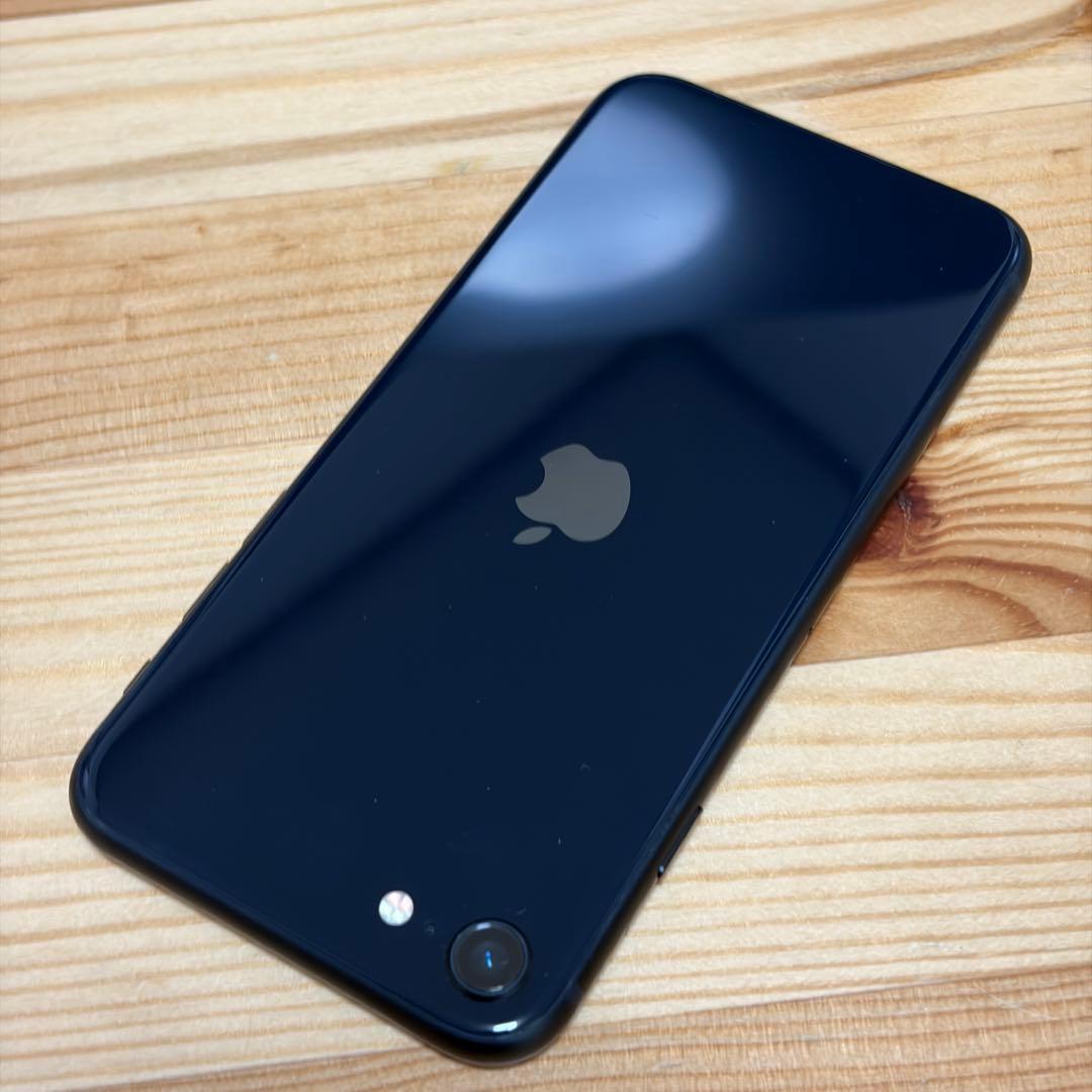 バッテリー新品　iPhoneSE第3世代64GB SIMフリー　美品