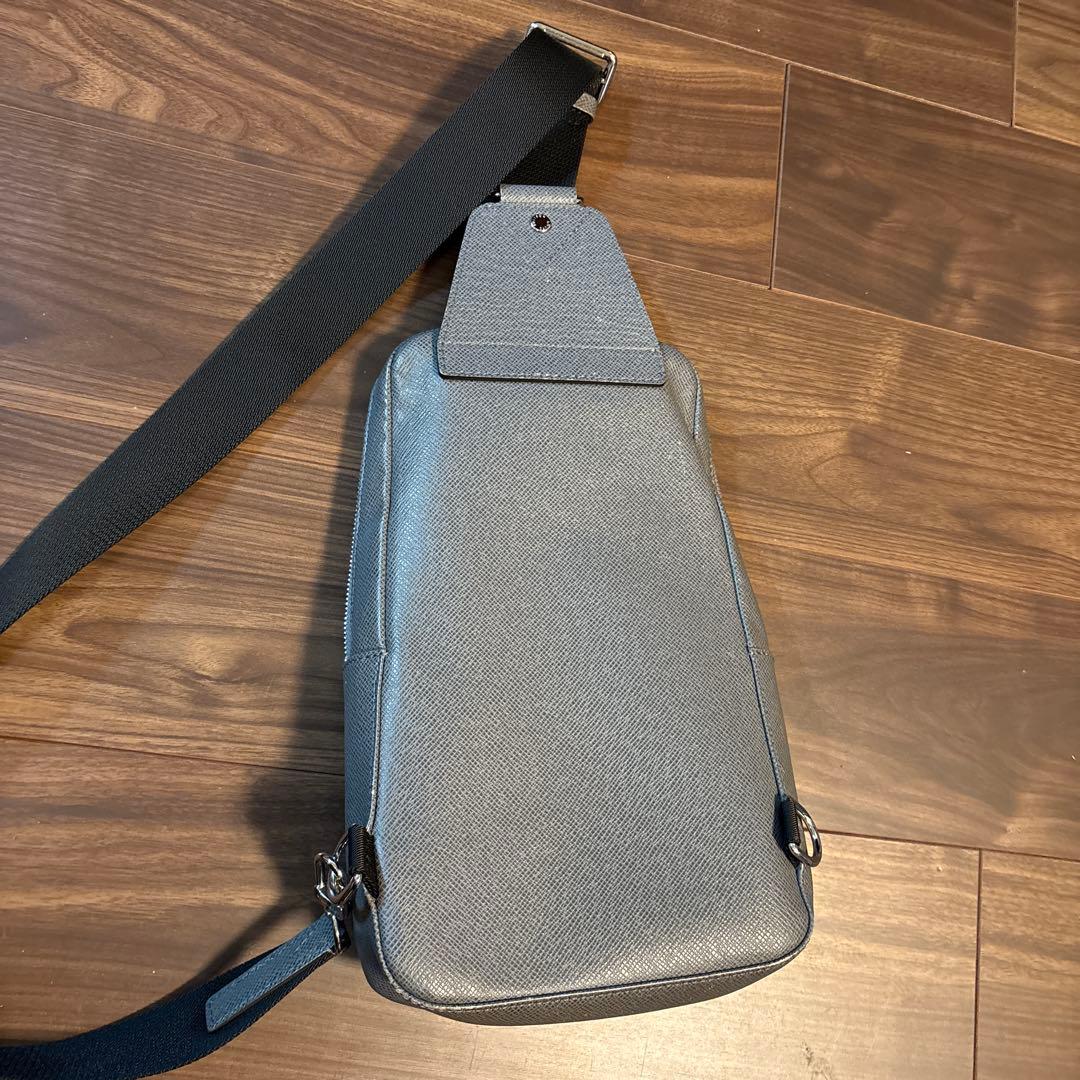 Louis Vuitton グレー ショルダーバッグ