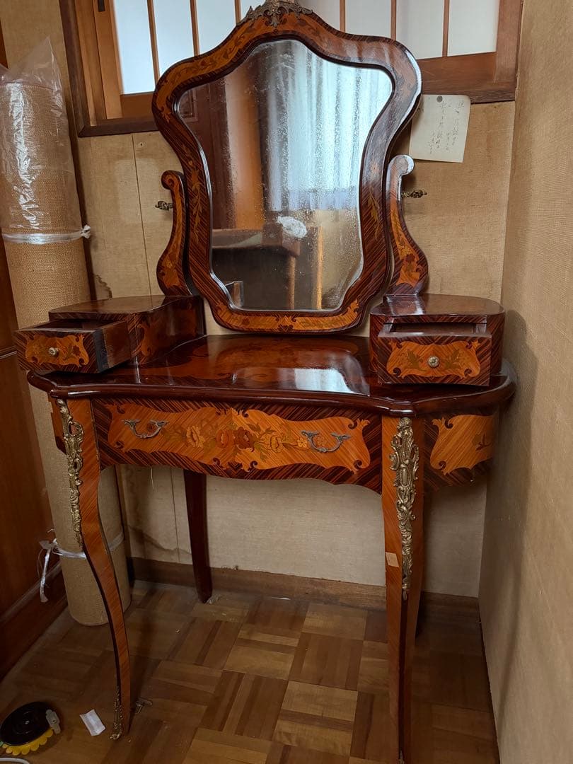 ビクトリアンスタイル ドレッシングテーブルドレッサー
