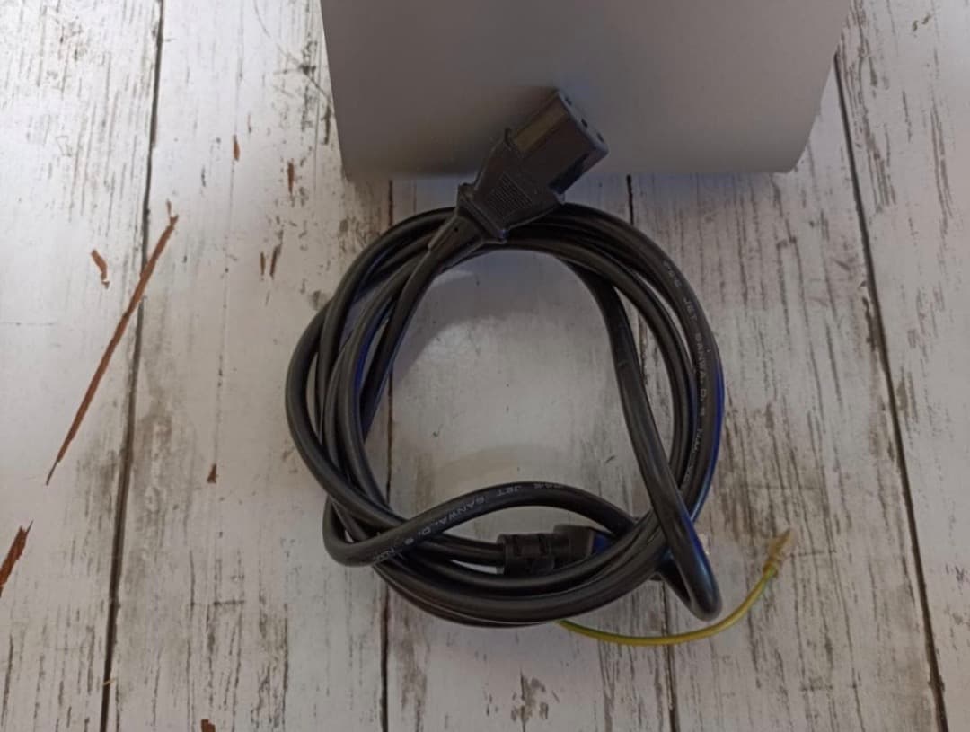 iMac Retina 5K, 27インチ/画面割れ