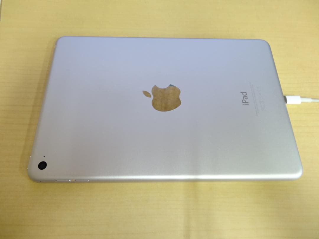 Apple iPadmini4 MK9P2J/A Wi-Fiモデル　②