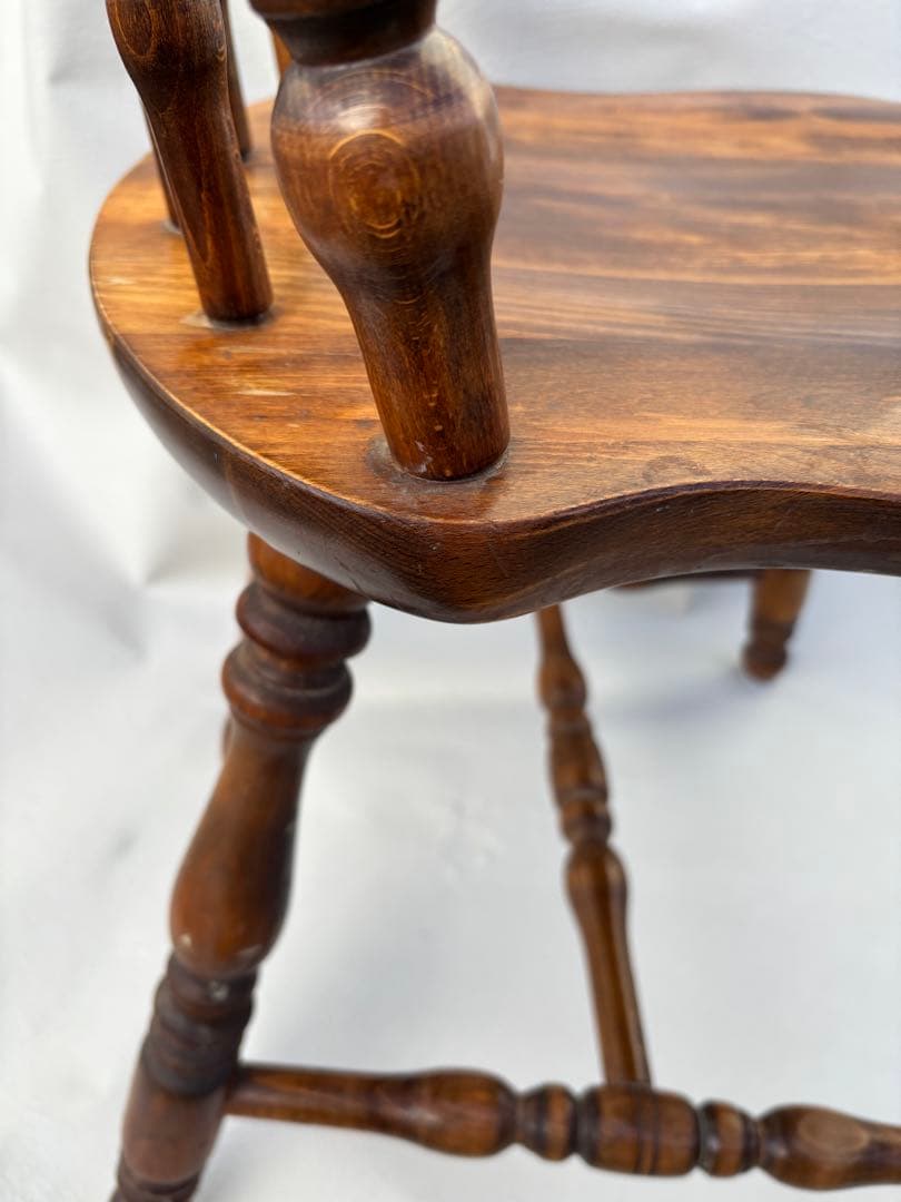 アンティークな飛騨産業のウィンザーチェア　キツツキマーク　椅子希少