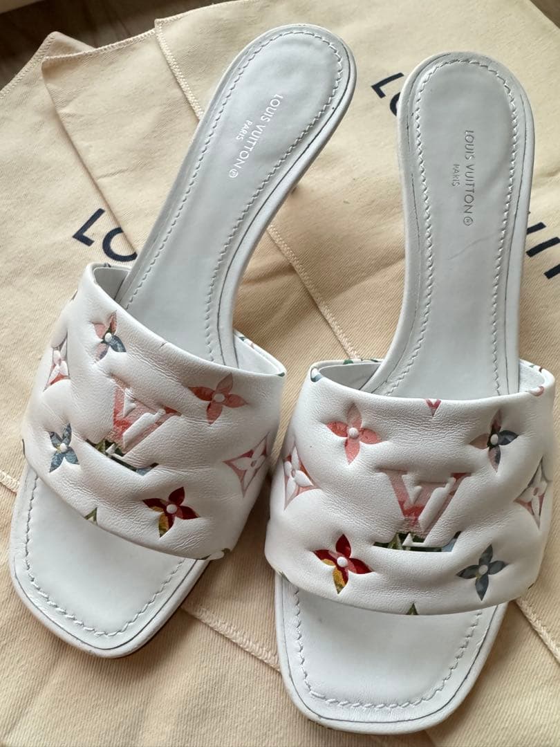 LOUIS VUITTON ホワイト ミュール　みこ