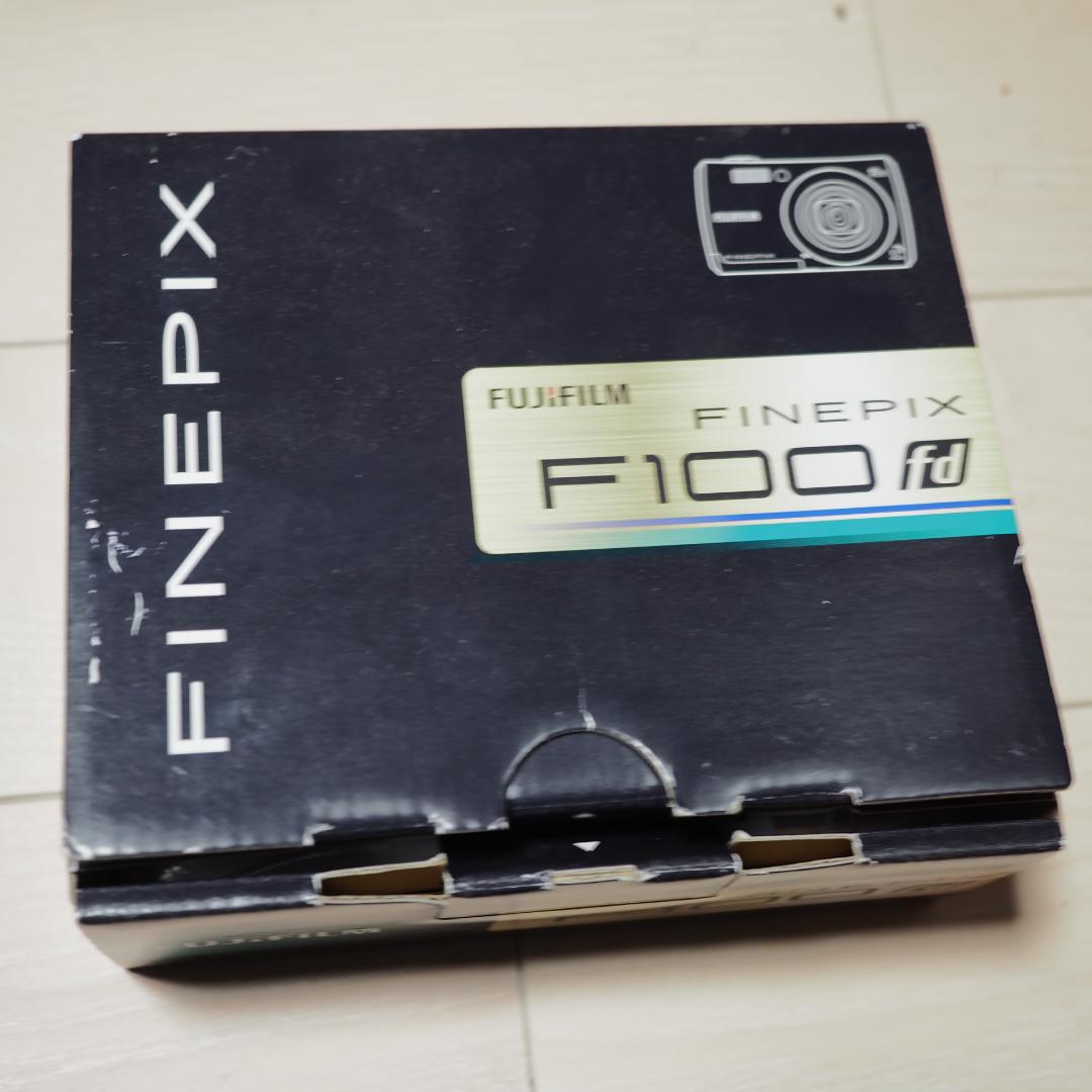 FUJIFILM FINEPIX F100fd シルバー 箱付