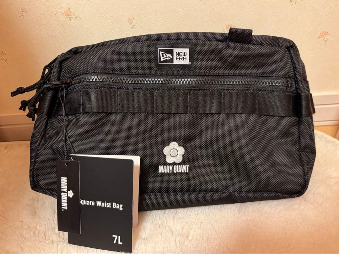 【MARY QUANT】【NEW ERA】コラボ スクエア ボディバッグ