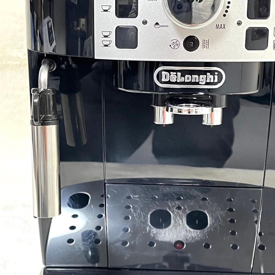 デロンギDe'Longhi マグニフィカS　ECAM22112B