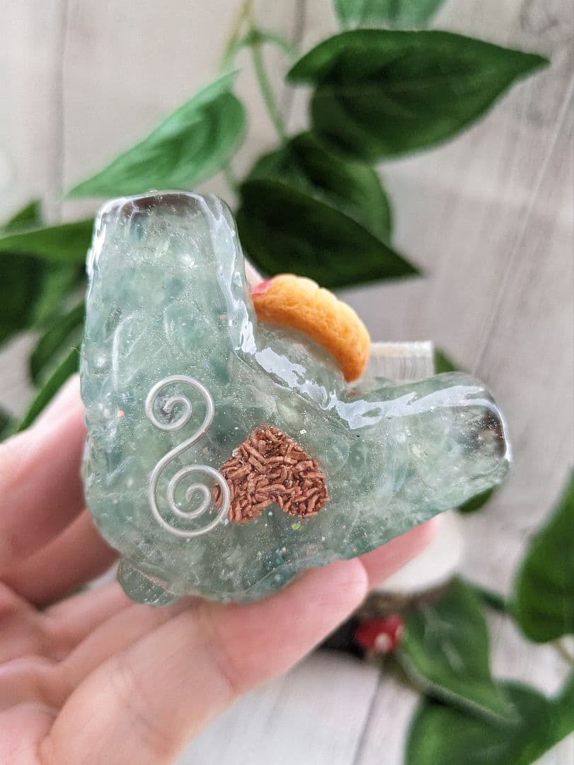 【ゼロ】グリーンフローライトのしょんぼりくまちゃん形オルゴナイト☆他１点