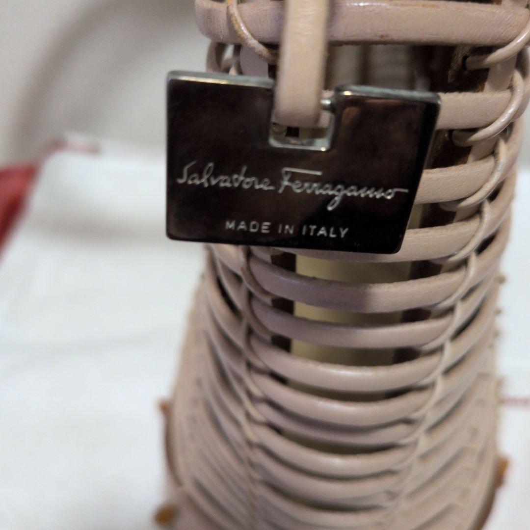 Salvatore Ferragamo かごバッグ ベージュ