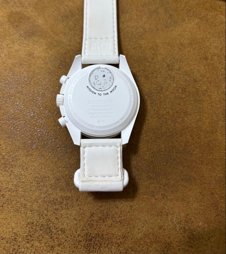 オメガ　スウォッチ　スヌーピー コラボ　ホワイト