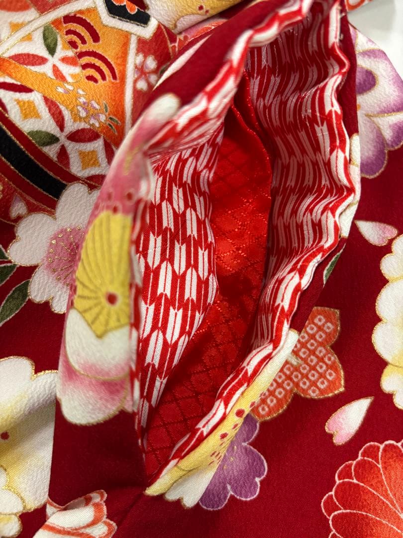 七五三　女の子着物　2点セット　華やか赤縮緬風　手鞠　八重桜　日本製