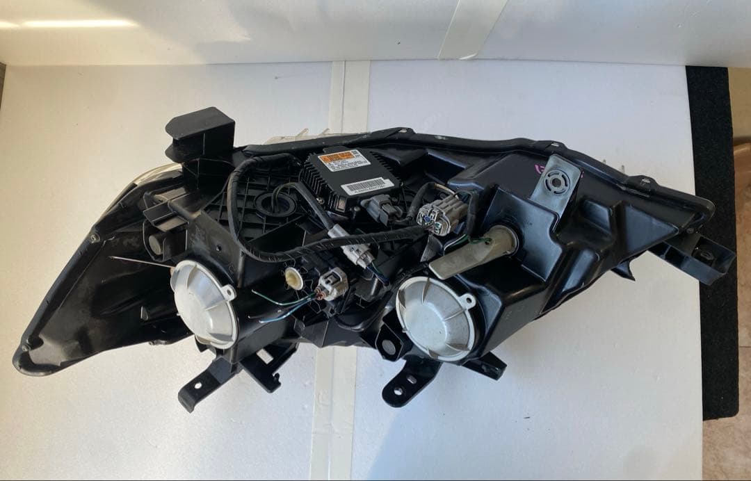 日産 セレナ C25 前期 中期 純正HID ヘッドライト 左右セット