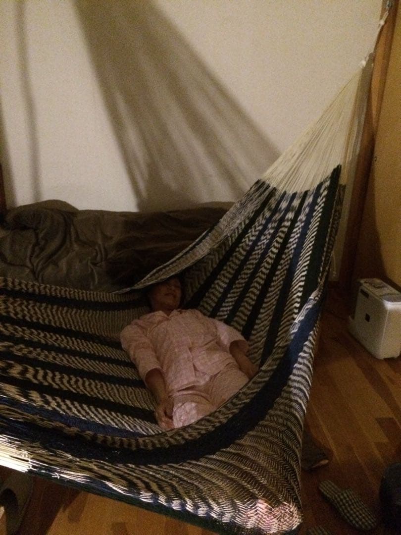 青と白のストライプ ハンモック 室内吊り下げ型