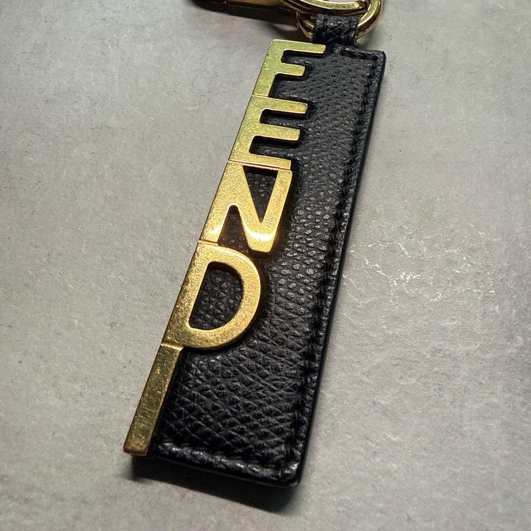 FENDI レザーキーホルダー キーチャーム