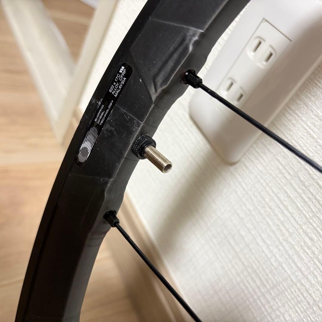 【ほぼ未使用品】シマノ WH-RX830-TL 700c フロントリア セット