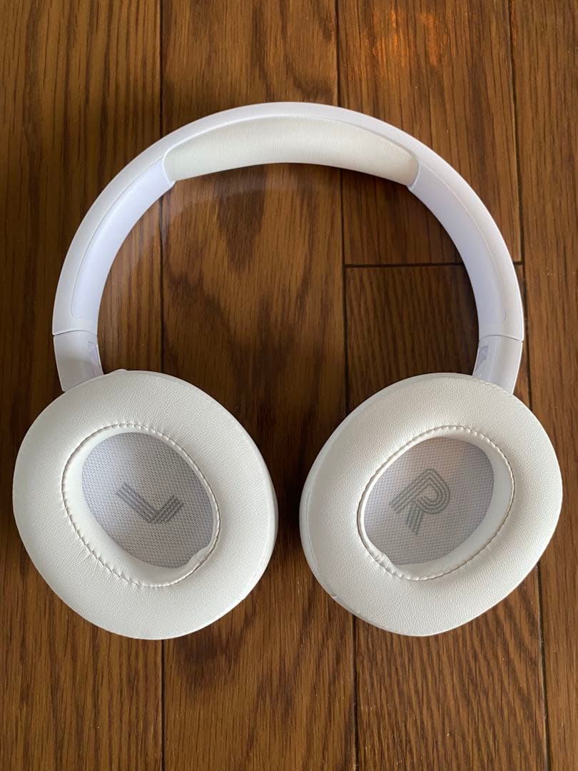 新品 JBL TUNE 770NC ワイヤレスヘッドホン ホワイト