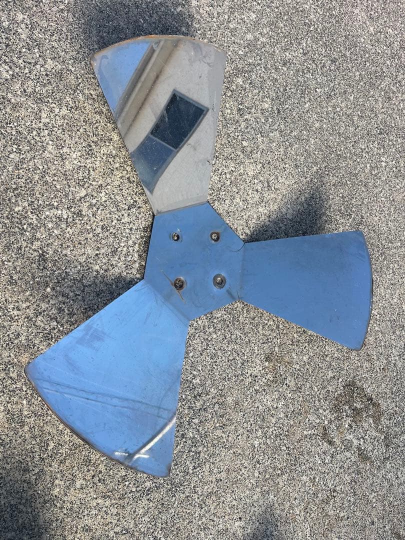 22.5インチ3ブレードプロペラ　スピンナー2枚