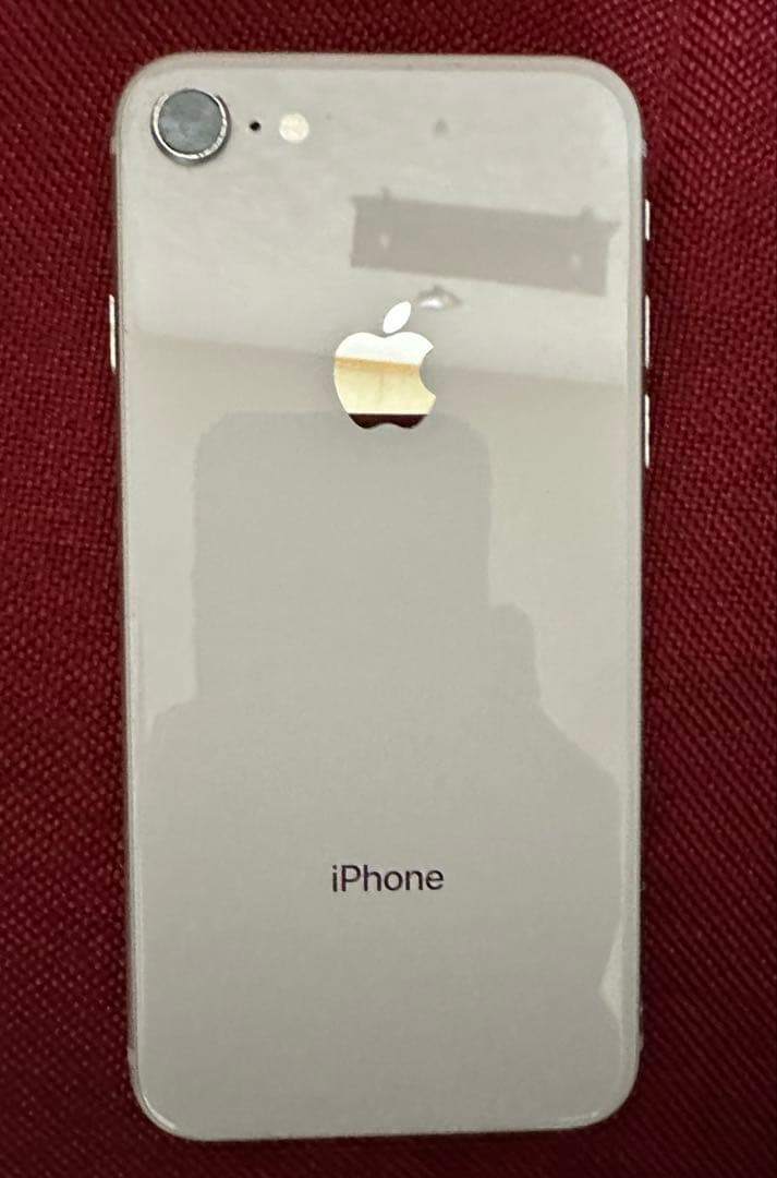 iPhone8 シルバー　64GB 本体　docomo