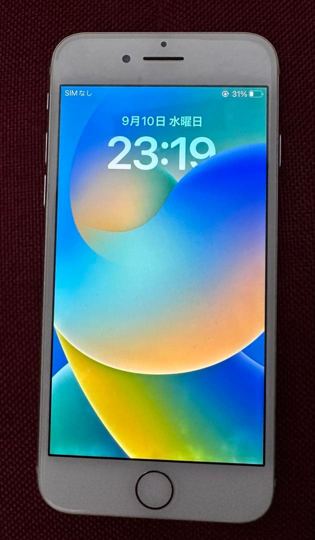 iPhone8 シルバー　64GB 本体　docomo