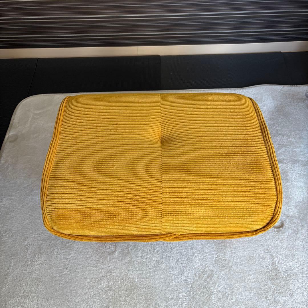 オシャレな1人掛けコーデュロイソファ（オットマン付き）