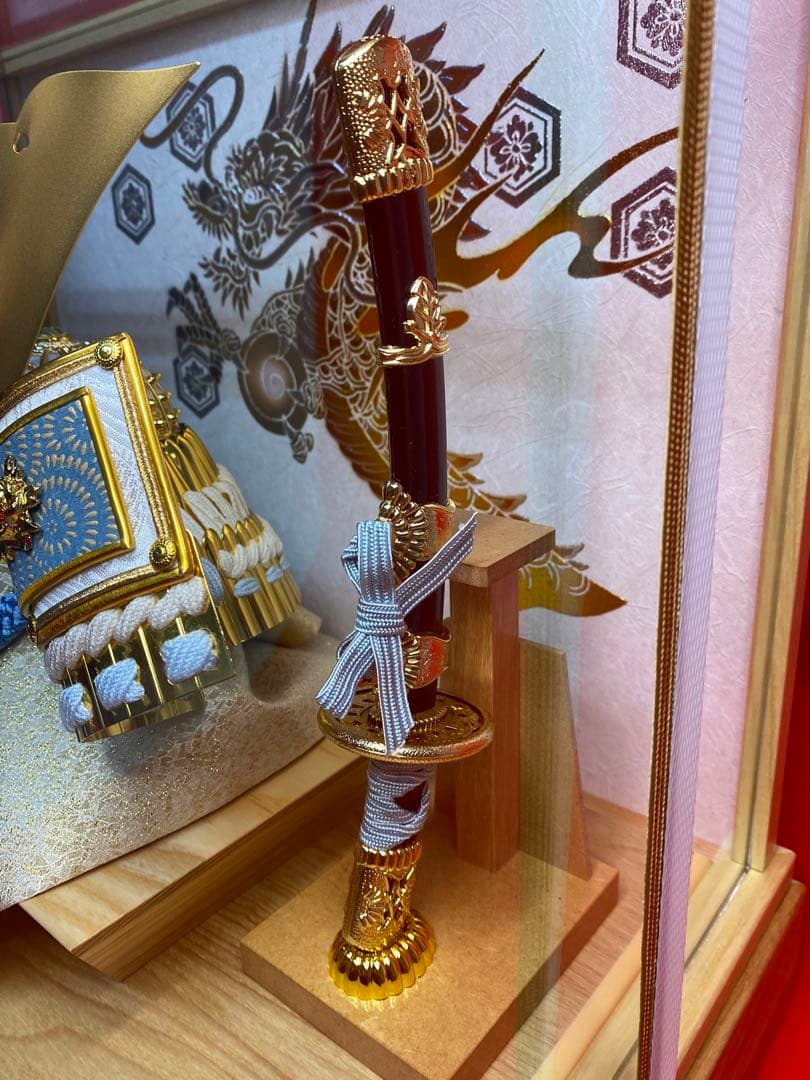 東京久月　五月人形　兜飾り白木木目パノラマクリルケース入