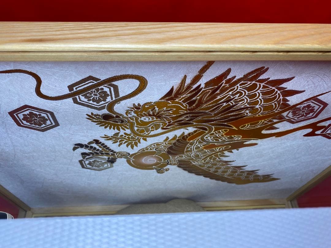 東京久月　五月人形　兜飾り白木木目パノラマクリルケース入