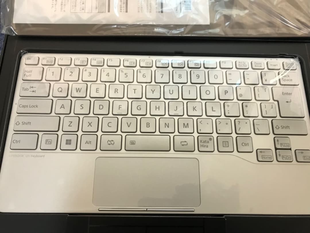 富士通　UHキーボード　スリーブ付き