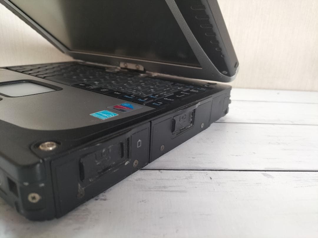 TOUGHBOOK CF-18 10.4型/落下や衝撃、水、埃に強い堅牢PC 2