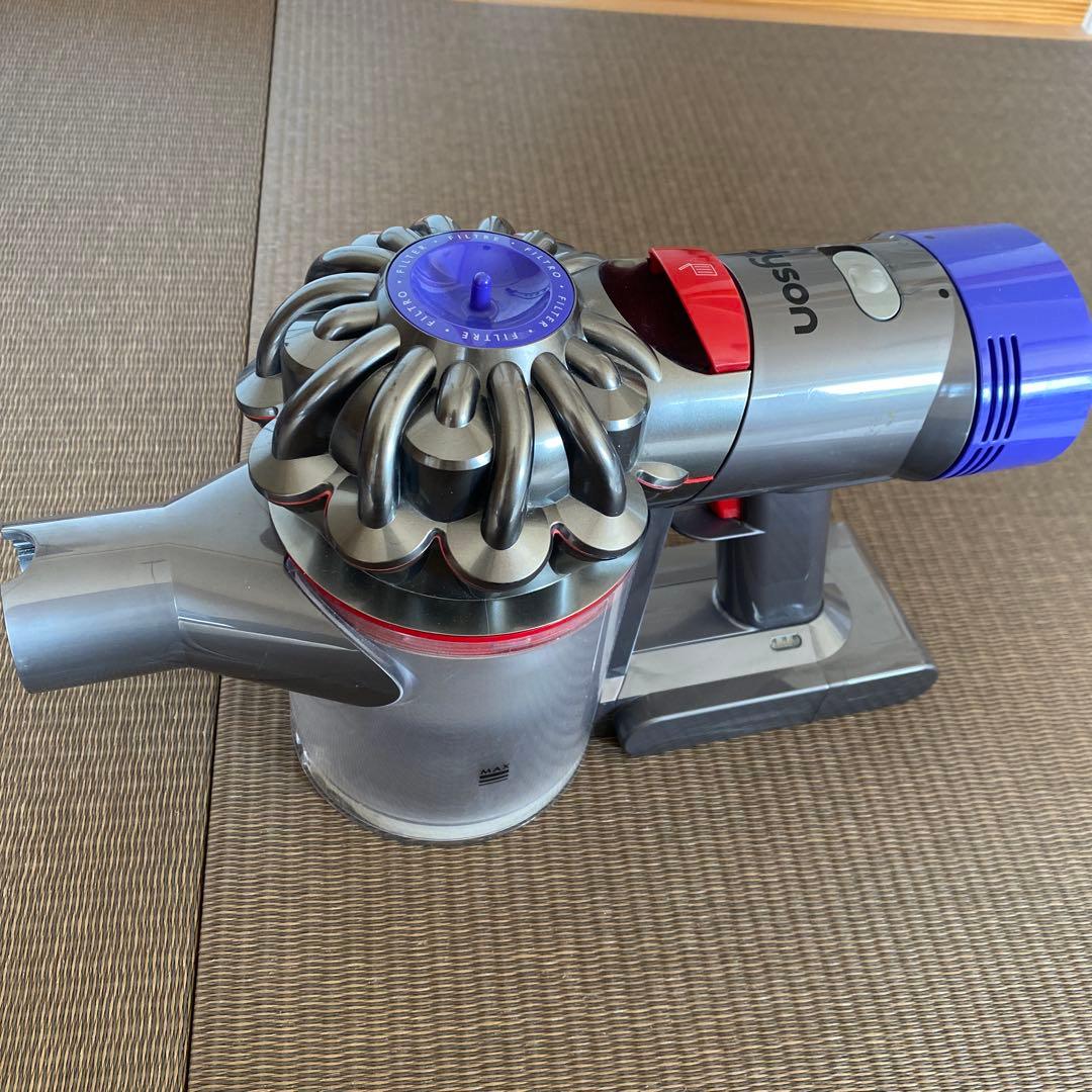 ダイソン掃除機　V8 fluffy+ ＆スタンドtower