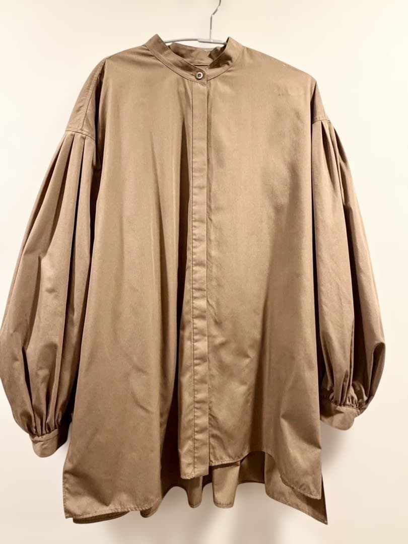 LE PHIL ルフィル タイプライターギャザーブラウス　モカ