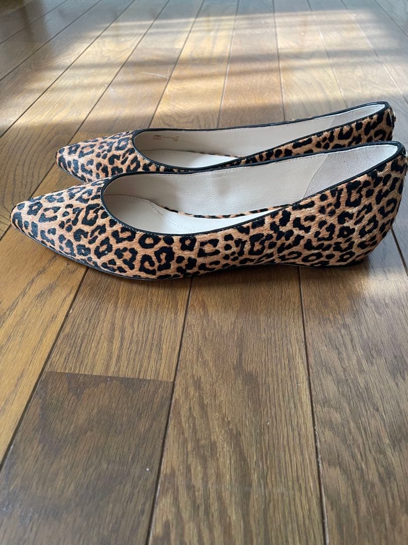 コールハン　ヒョウ柄フラットシューズ ポインテッドトゥ