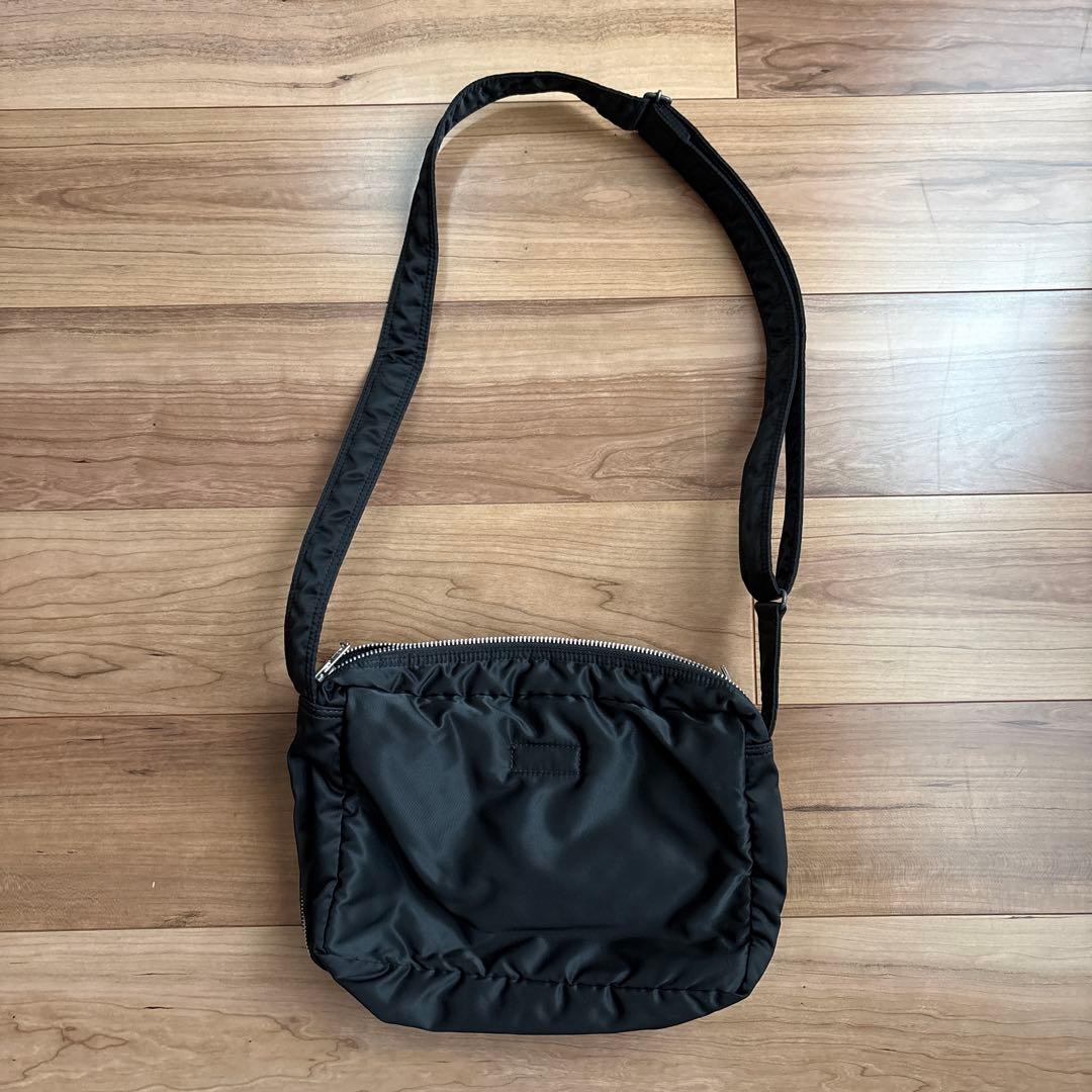 PORTER / TANKER（ポーター/タンカー） ブラックショルダーバッグ