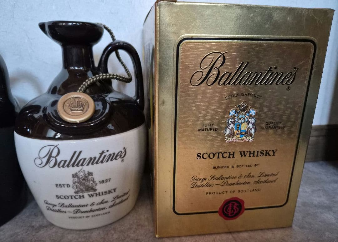 未開栓・箱付 バランタイン 17年 黒陶器 ＆ フラゴン 陶器ボトル 2本セット