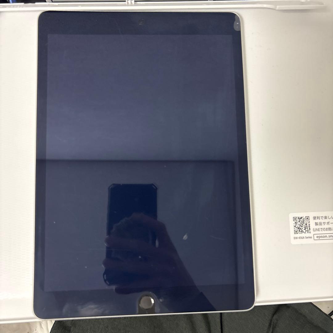 値下げ交渉可！Apple iPad 第9世代　シルバー 本体　箱、ケース、ペン付