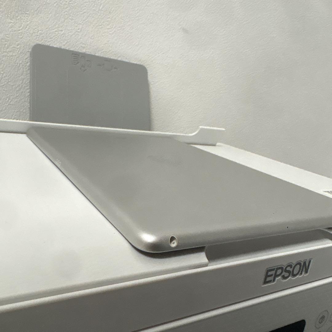 値下げ交渉可！Apple iPad 第9世代　シルバー 本体　箱、ケース、ペン付