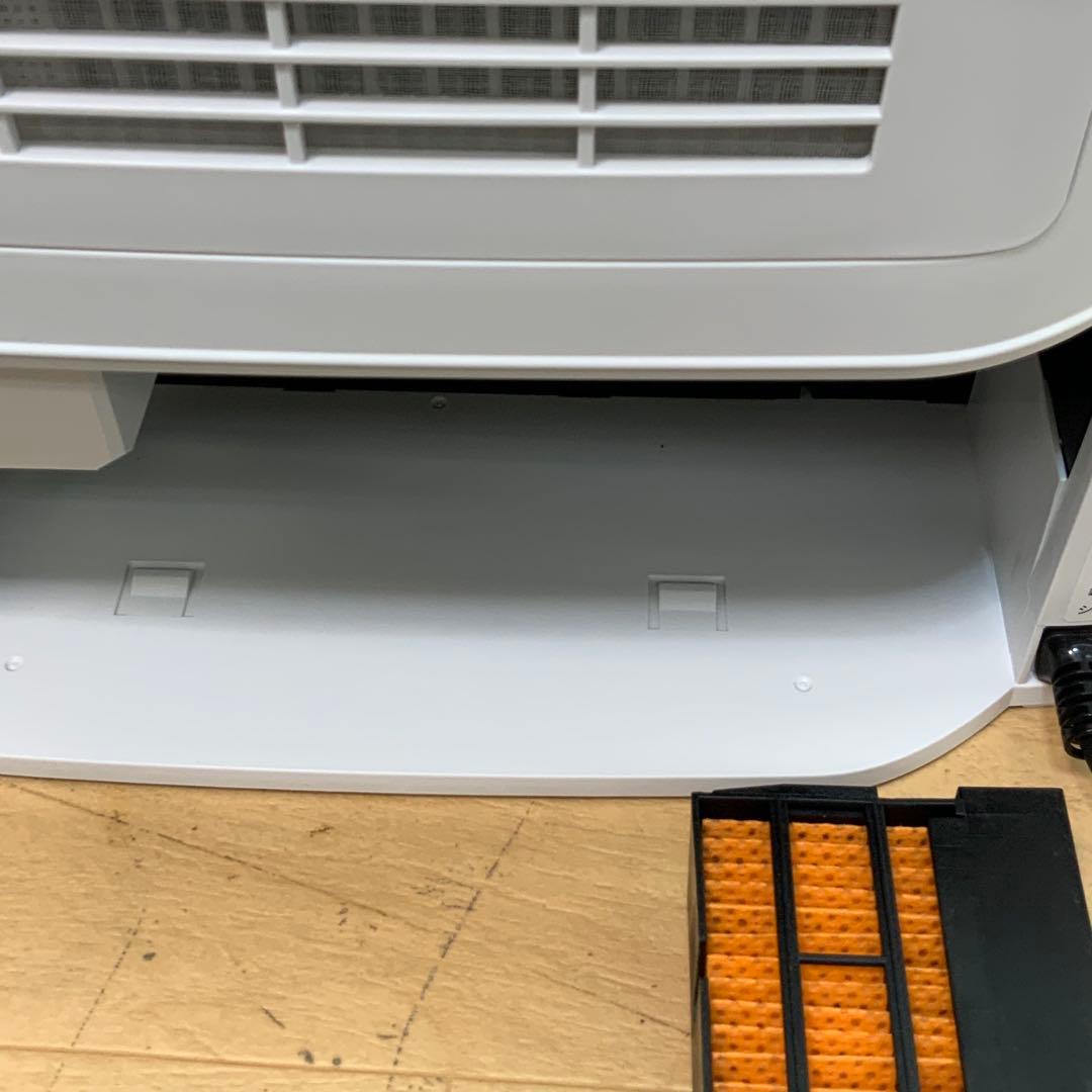 シャープ　セラミックファンヒーター HX-RK12 2022年製