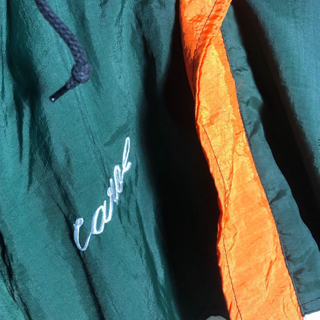 中綿 ナイロンジャケット 背面刺繍デザイン 袖ライン キルティング オフホワイト