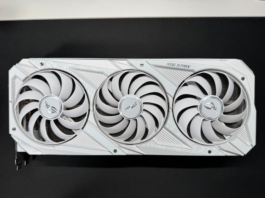 グラフィックボード・グラボ・ビデオカード ROG STRIX RTX3070 White Edition OC 8GB
