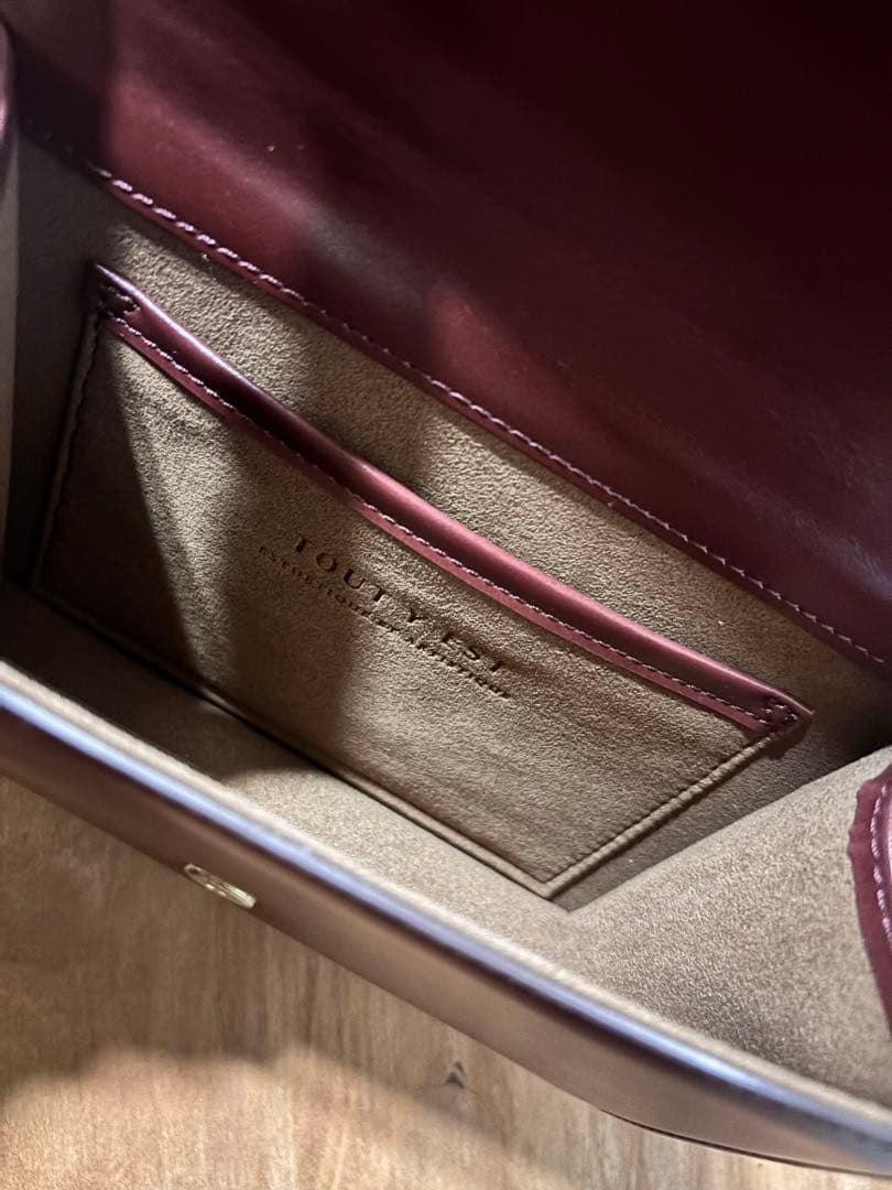 TOUT Y EST ポルメミニバッグ バーガンディ