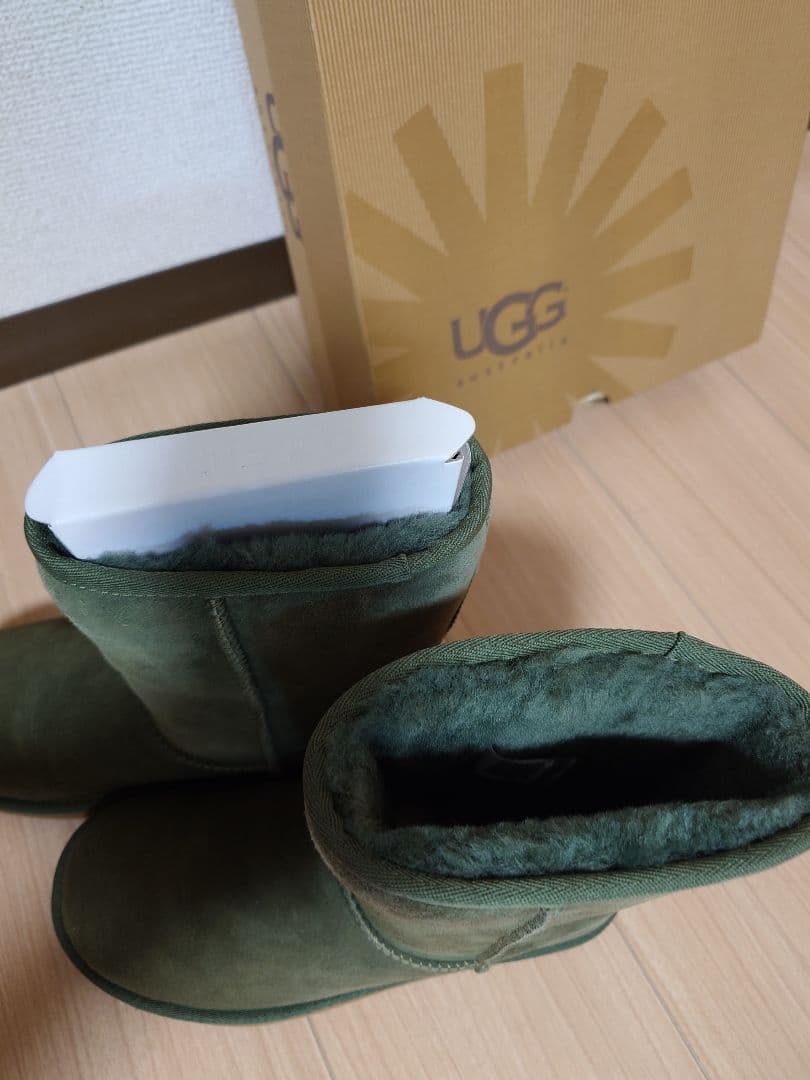 UGG グリーン ムートンブーツ