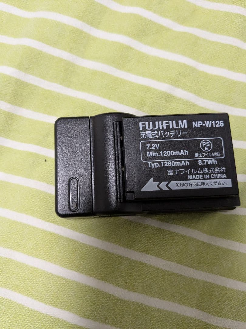 富士フイルム X-A1 ミラーレスカメラ16-50、 50-230mmレンズ付き