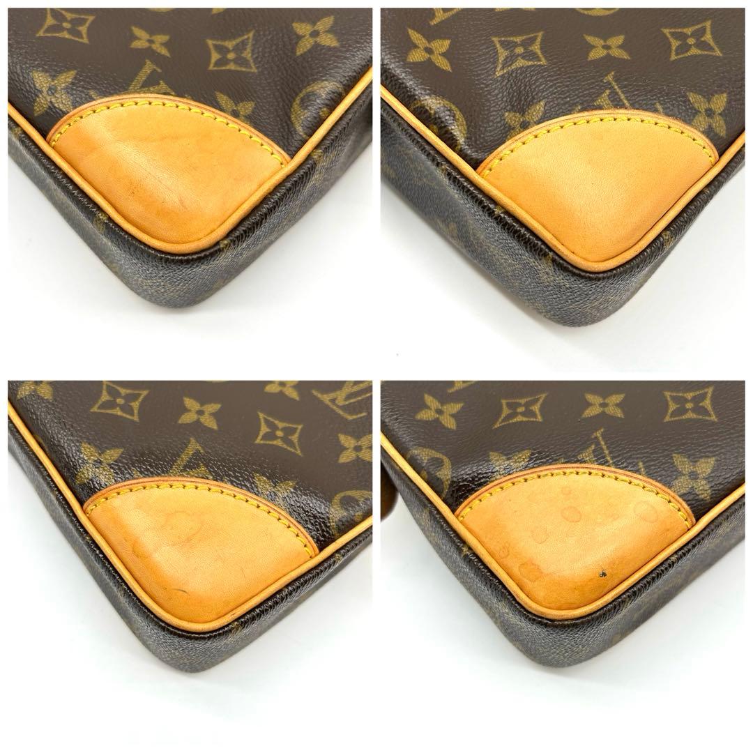 ルイヴィトン ポルトドキュマン ヴォワヤージュ モノグラム　ビジネスバッグ