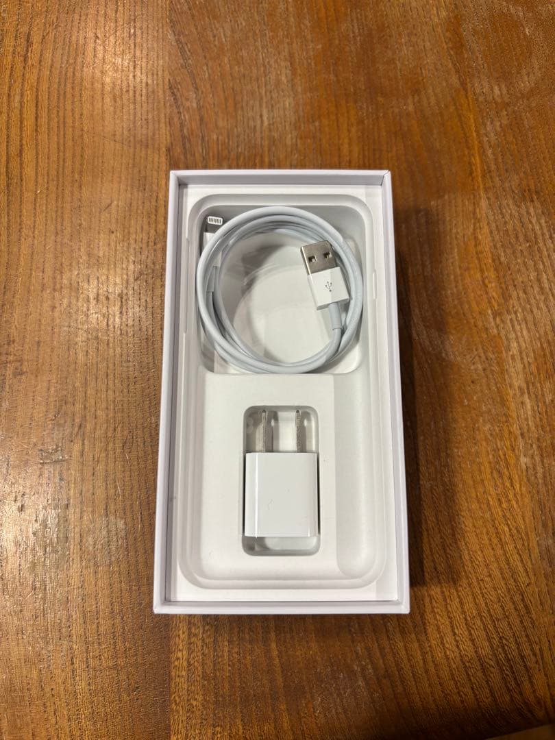 携帯電話本体 iPhone8 64GB