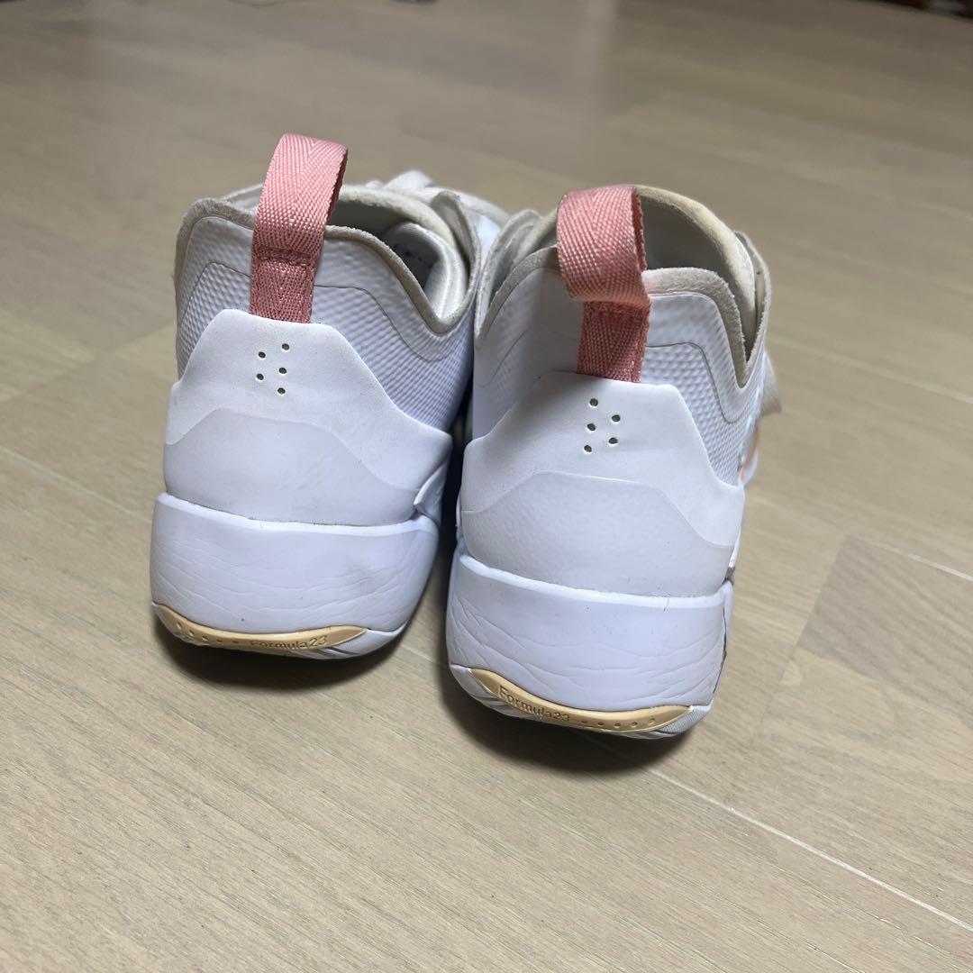 Jordan ルカ　バスケットボールシューズ ホワイト/ピンク‼️値下げしました‼️