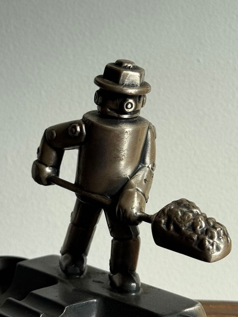 アイアンファイヤーマン　　アッシュトレイ